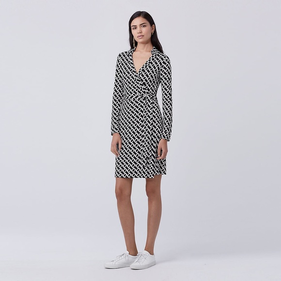 Diane von Furstenberg Dresses & Skirts - DVF Jeanne Two Silk Wrap Dress Chain Link Sz 8